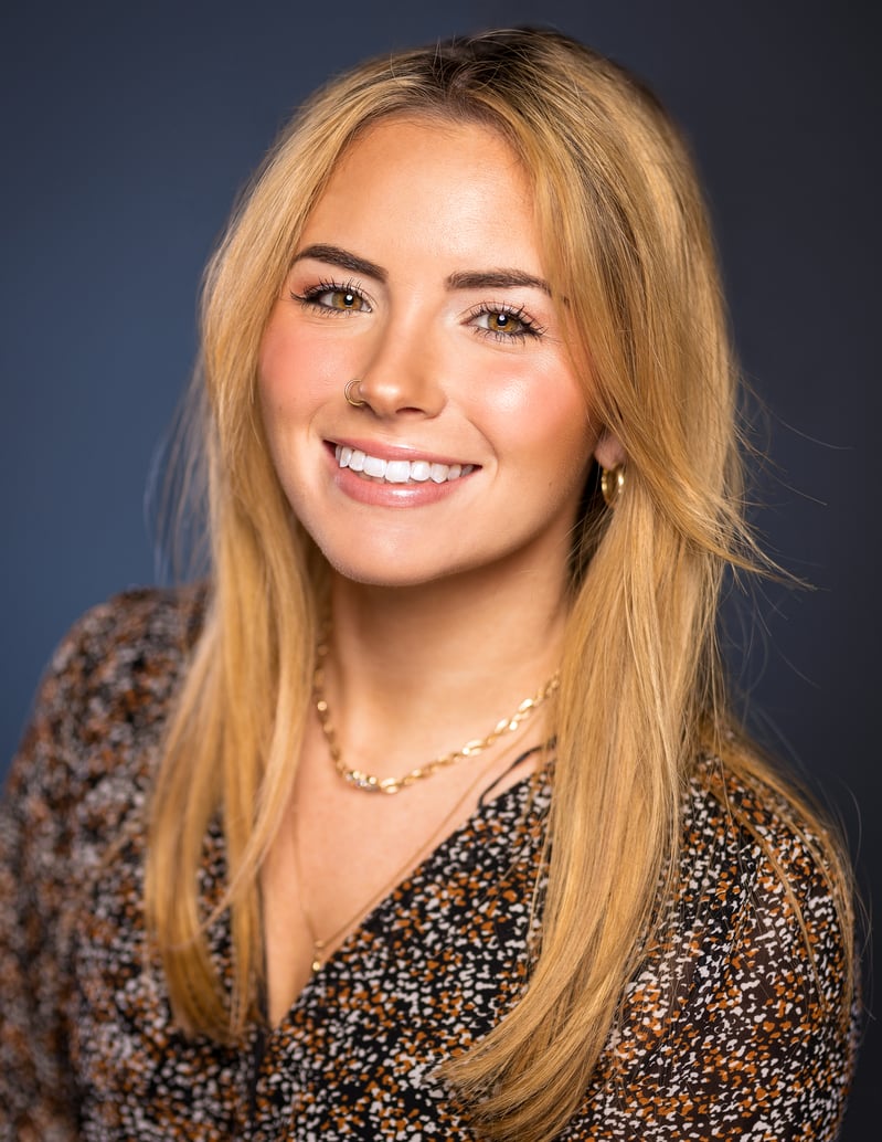 Courtney Headshot