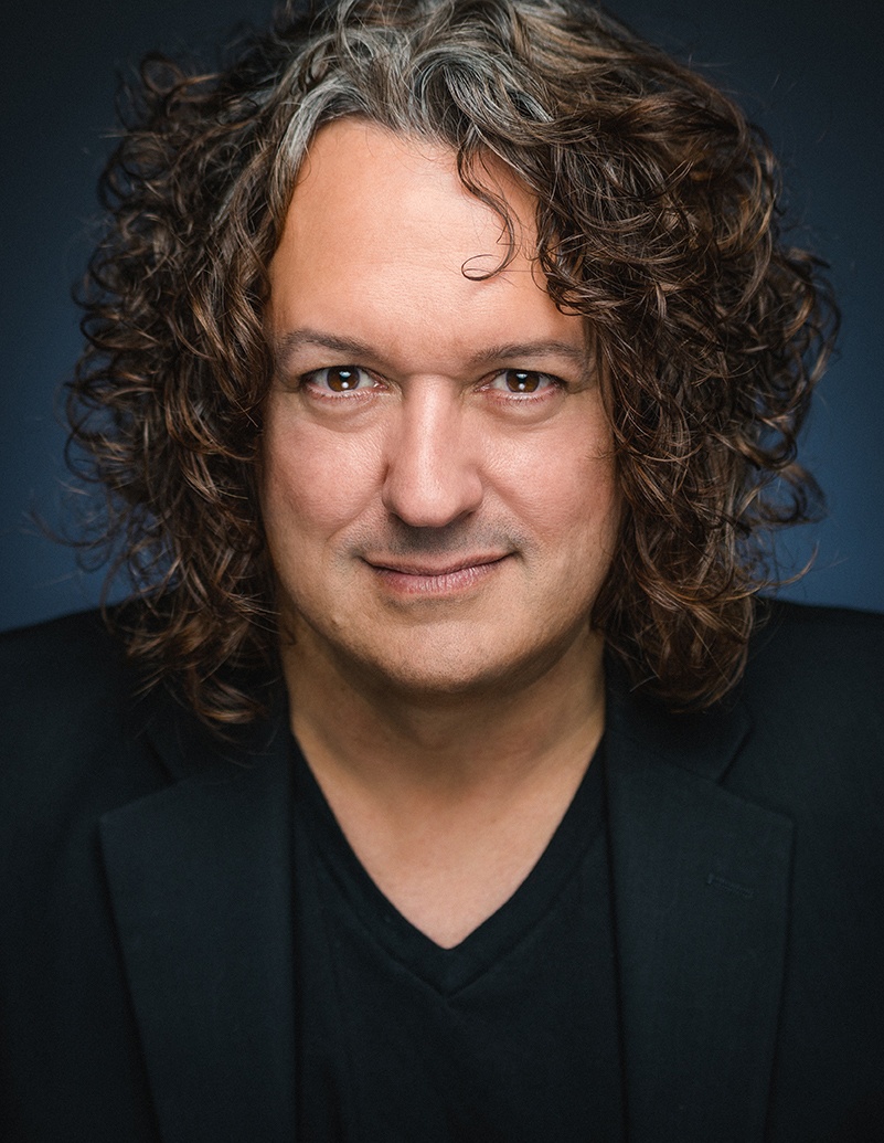LT_Headshot-6091-Bob-reduced